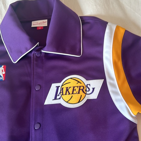 Authentic Kareem Abdul-Jabbar Mitchell and Ness Shooting Shirt - Picture 3 of 6